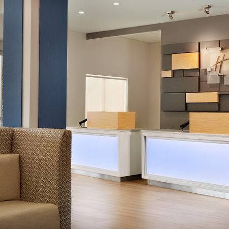 Holiday Inn Express & Suites - Mcallen - Medical Center Area By Ihg Exterior photo